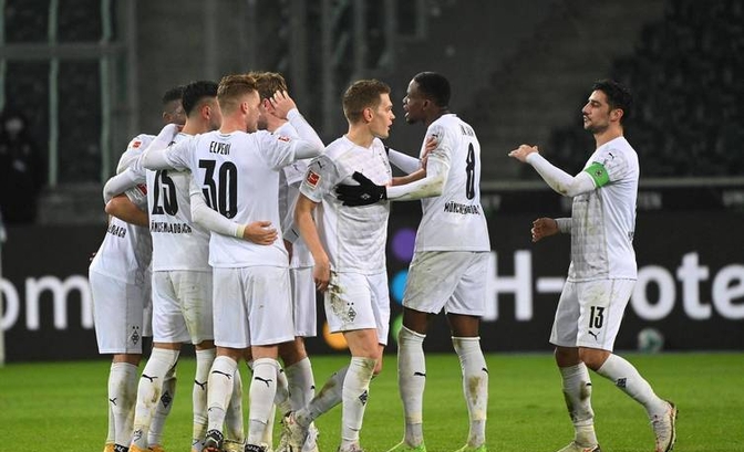 勒沃库森力克哥伦比亚，凯恩统治全场