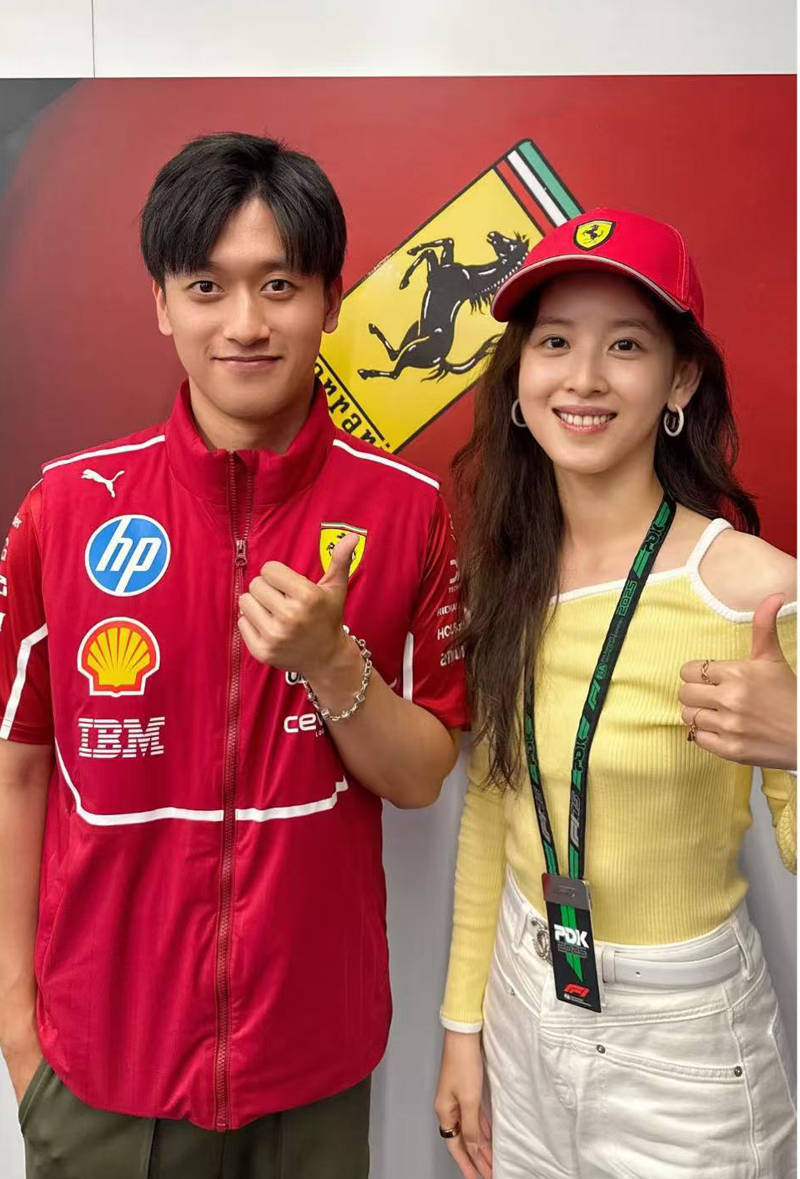 梅赛德斯碾压威廉姆斯，周冠宇统治全场