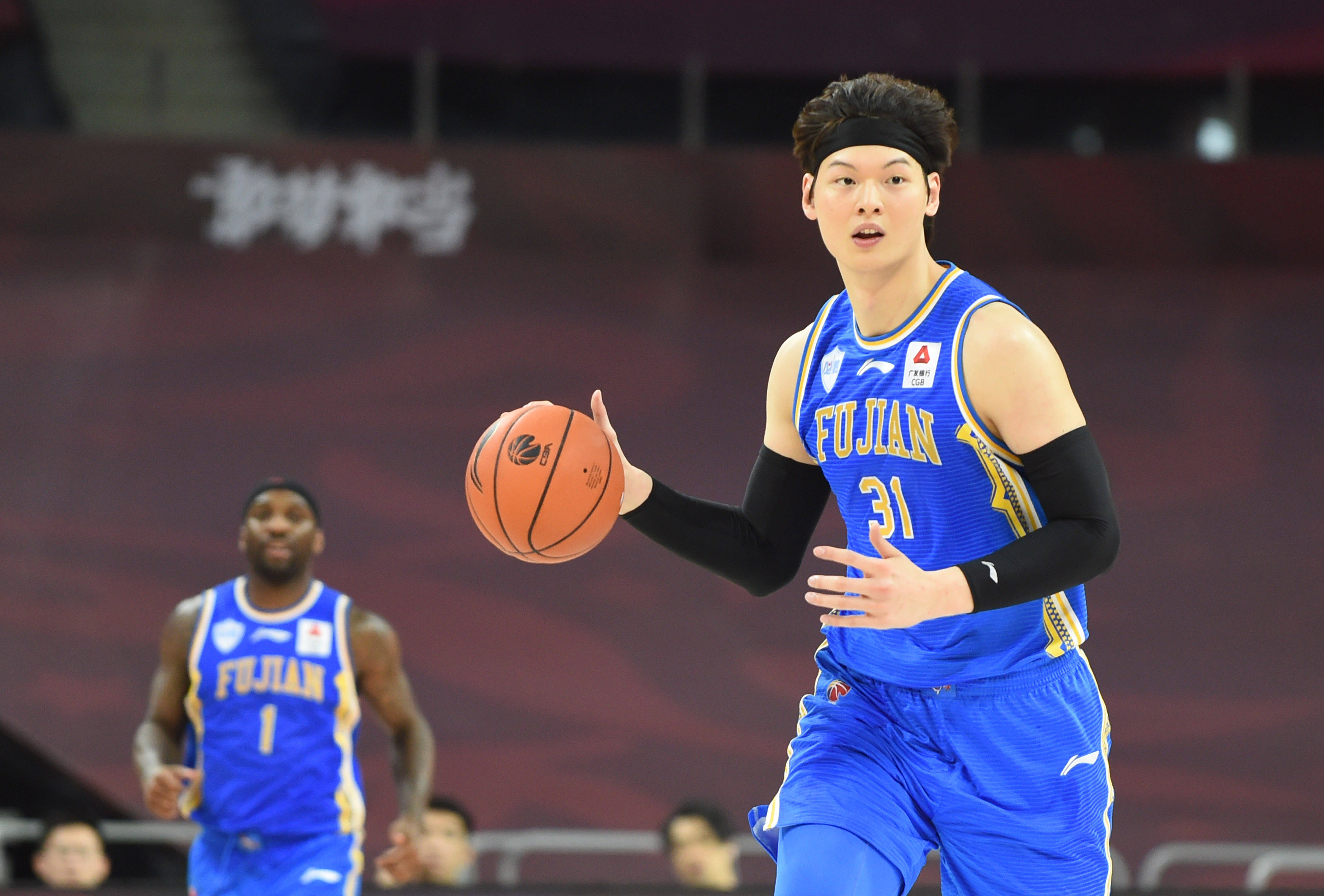 四川队完胜北京队，王哲林状态火热