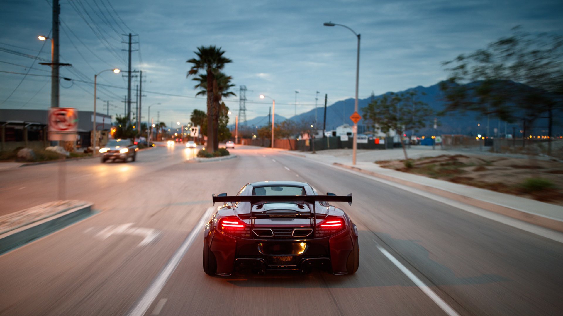 绿茵场的隐喻,从伯纳乌到基辅—当国家德比遇见战争的胜利