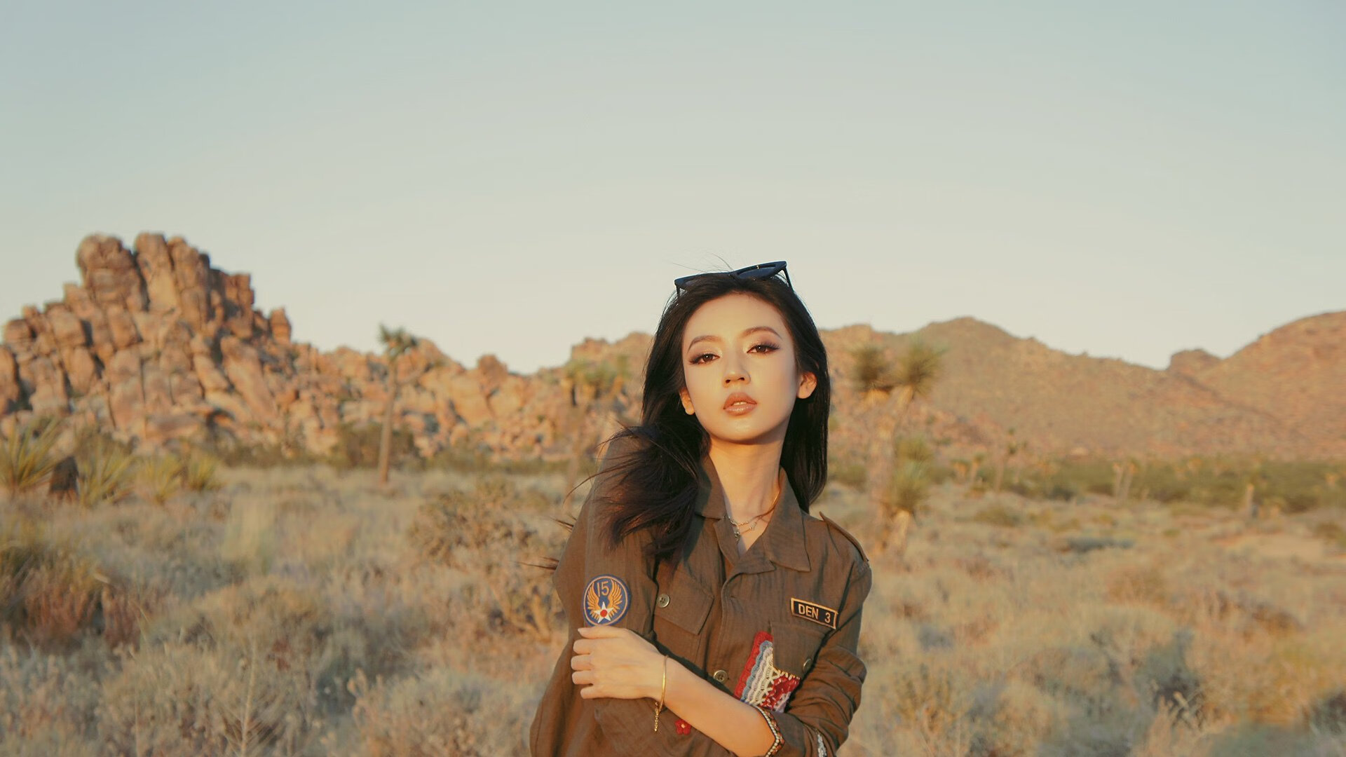 爱游戏下载-时空裂缝中的决胜一球，当广东队将76人逼至悬崖，恩比德的无解后仰拯救了谁的宇宙？